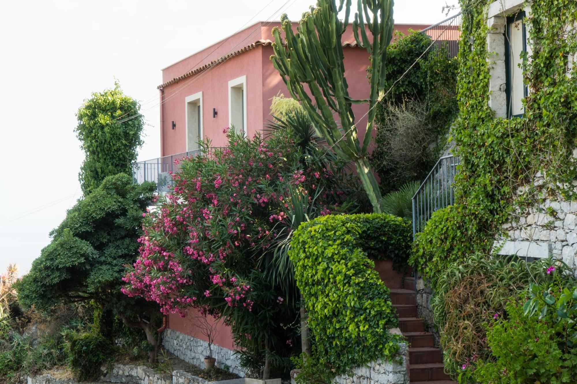 The Charming House Lägenhet Taormina Exteriör bild